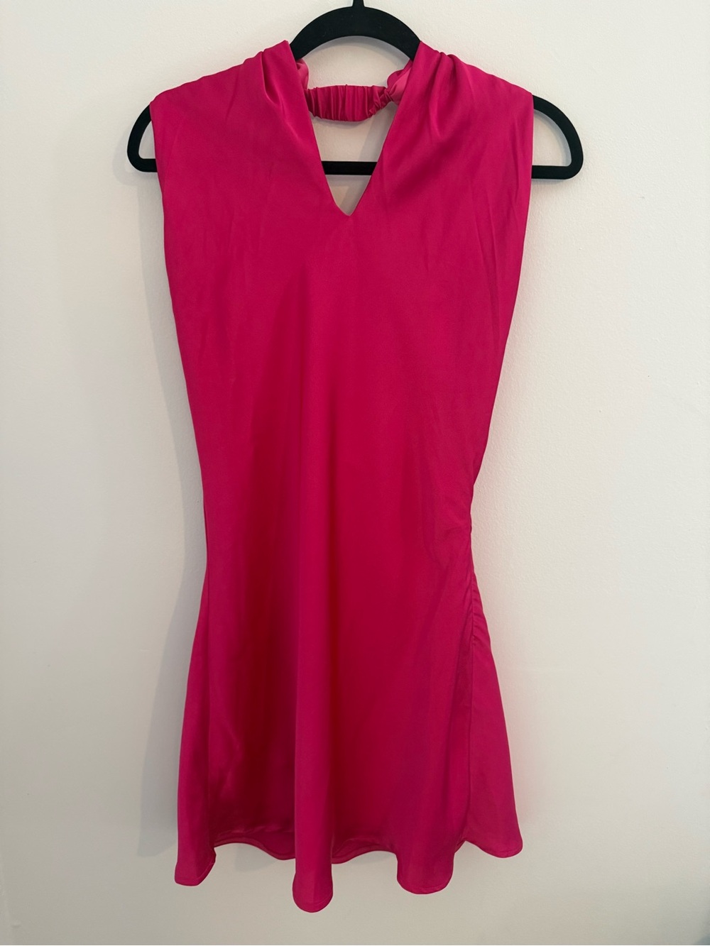 Women’s Fuchsia V-Neck Sleeveless Top